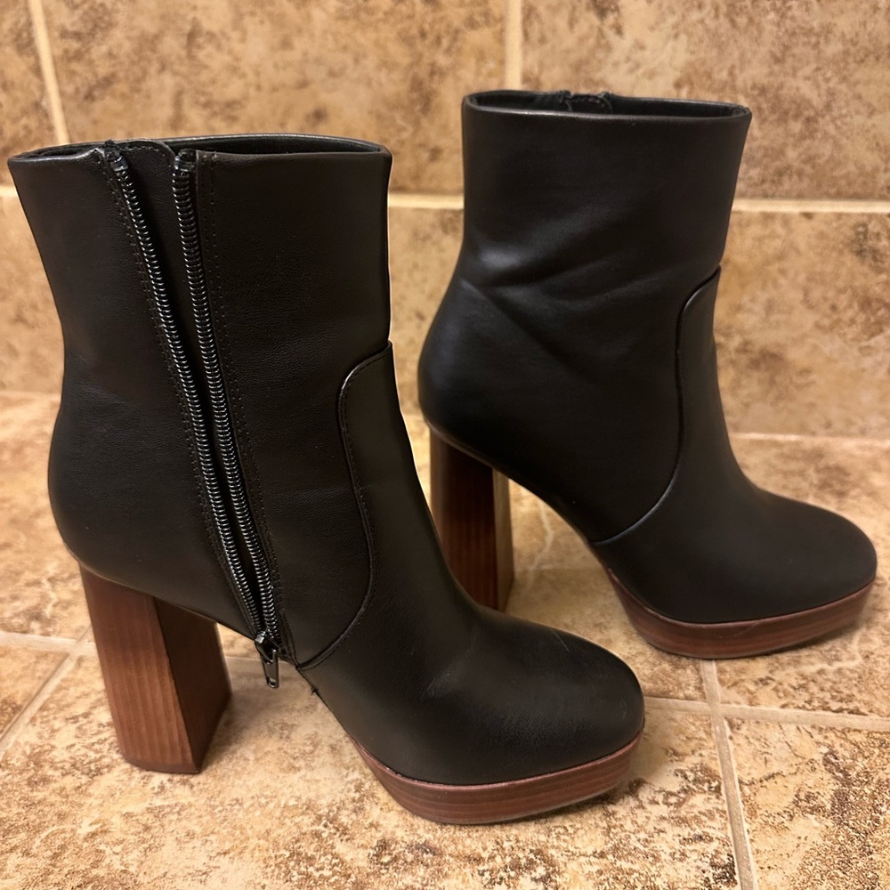 DV Marigold Black Heel Boots